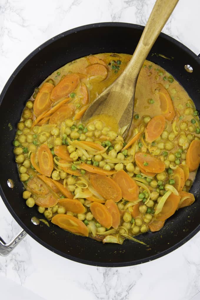 Chickpea Curry with Potatoes